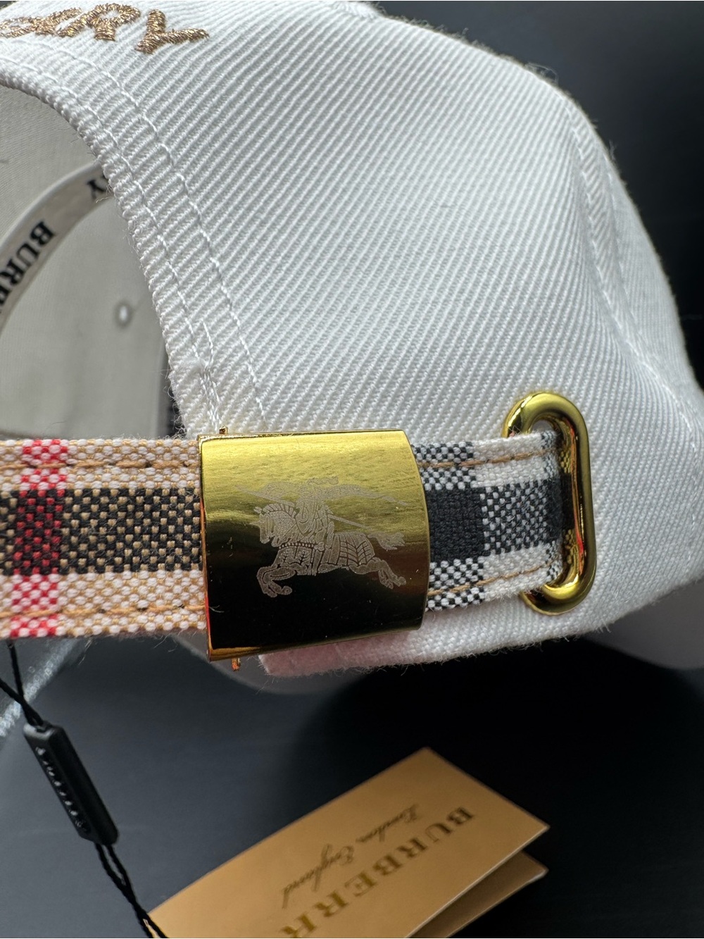 Burberry Cap - Picture 5 of 7